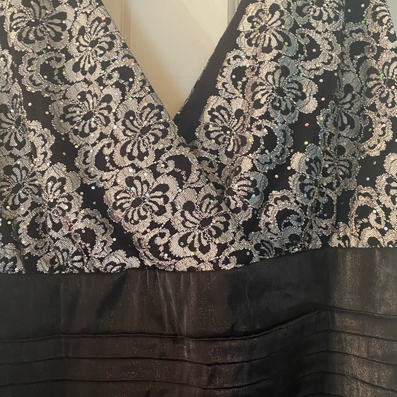 Beautiful Black and Lace Cocktail Dress 💋 NWOT - Picture 2 of 4